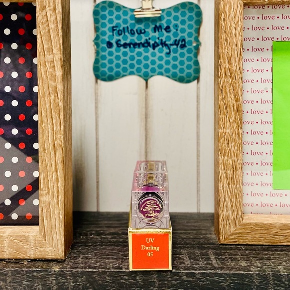 Juicy Couture Glitter Velour Lipstick - Picture 4 of 4